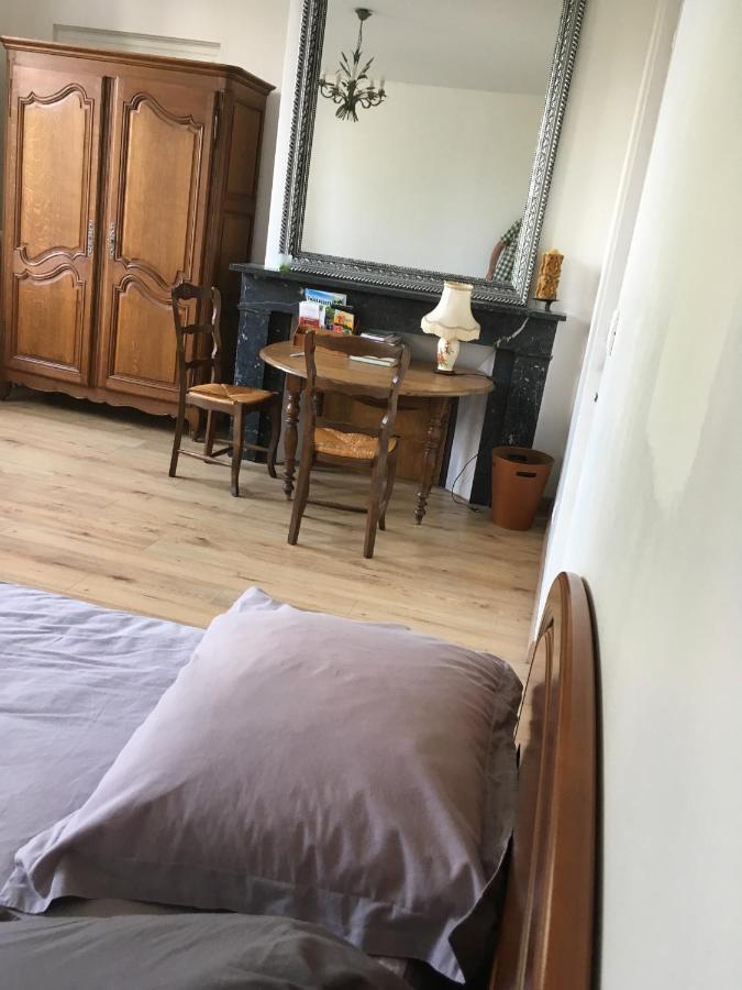 Chambre D'Hote Du Quai Rimbaud Charleville-Mézières Esterno foto